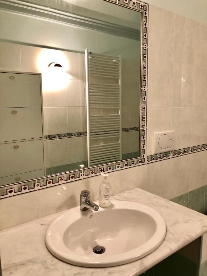 Camera Matrimoniale Privata Con Bagno Interno Vercelli Eksteriør billede