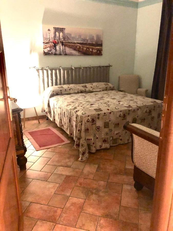 Camera Matrimoniale Privata Con Bagno Interno Vercelli Eksteriør billede