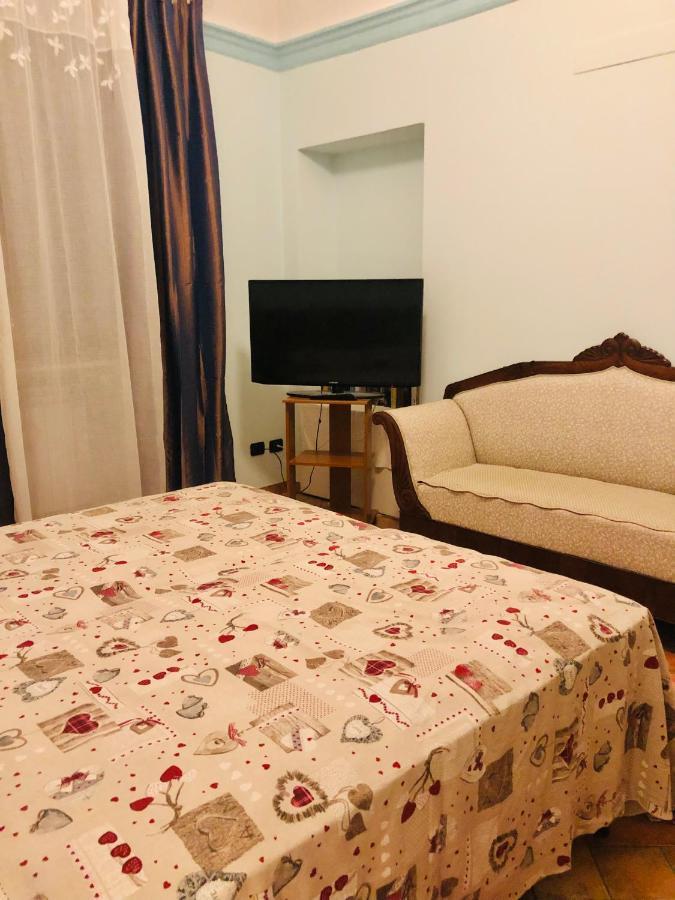 Camera Matrimoniale Privata Con Bagno Interno Vercelli Eksteriør billede