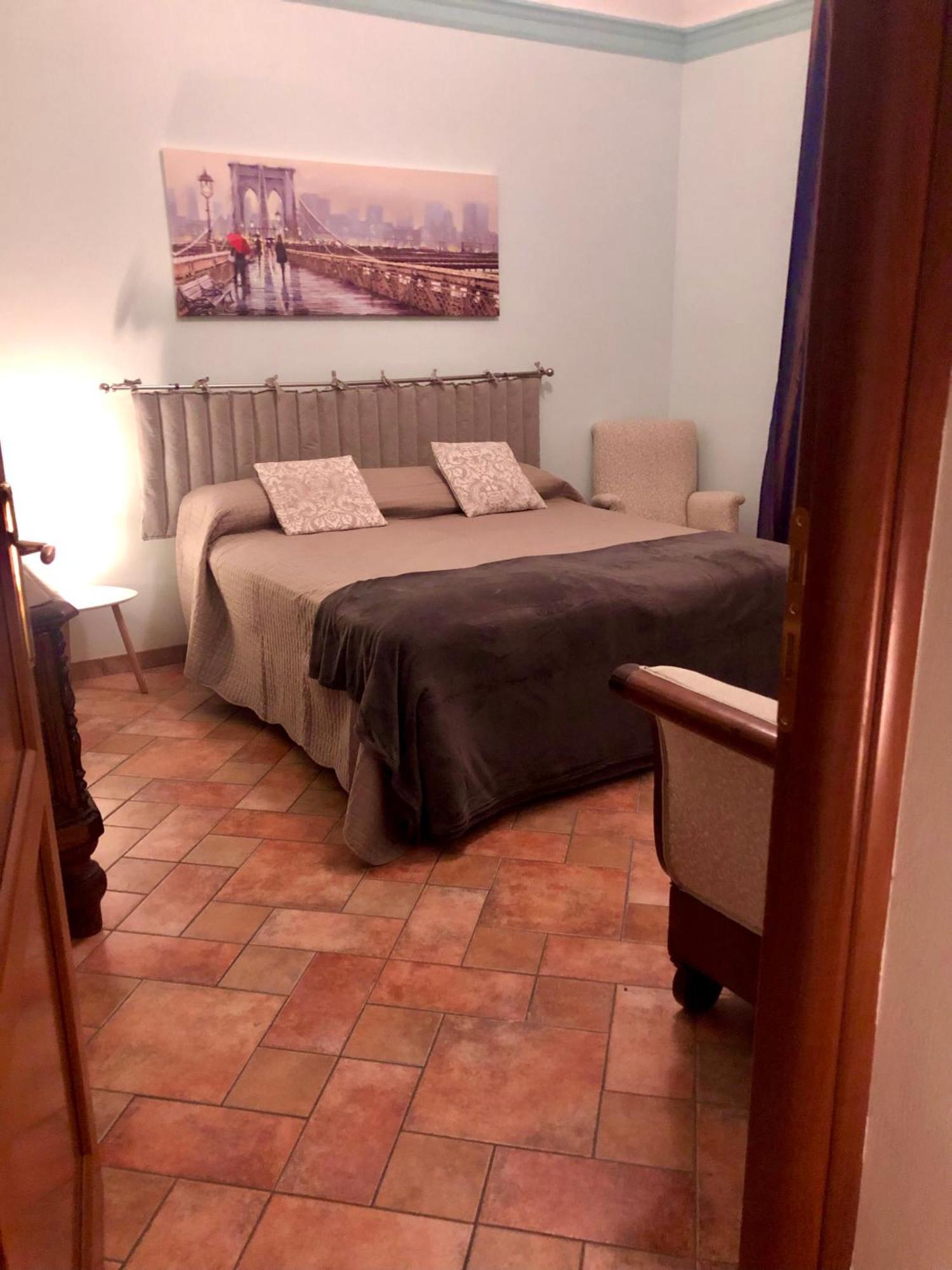 Camera Matrimoniale Privata Con Bagno Interno Vercelli Eksteriør billede