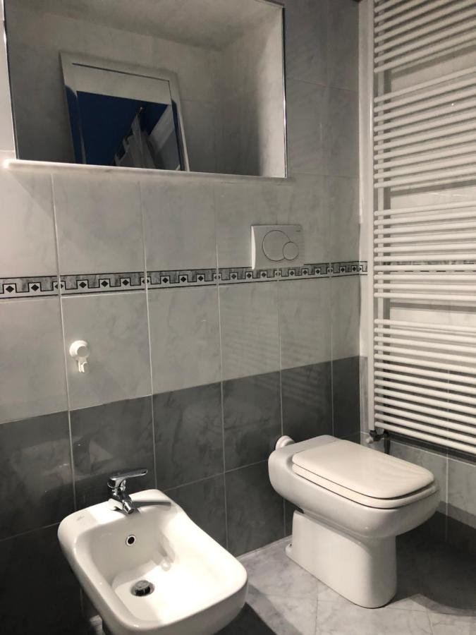 Camera Matrimoniale Privata Con Bagno Interno Vercelli Eksteriør billede